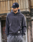 Sweat à capuche imprimé contrasté en peluche pour hommes