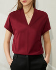 💫 Damen-Shirt aus fließender Seide mit V-Ausschnitt – Slim-Loose-Fit-Oberteil (Viskosemischung) – 3D-strukturiertes Pendler-Essential