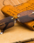 💎 Crystal Stone Sunglasses – Handcrafted Luxury