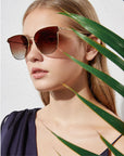 Women’s Polarized Anti-UV Sunglasses – Butterfly Frame with Fashion-Forward Elegance