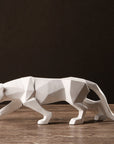 Skulptur des schwarzen Panthers