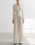 Women’s Apricot Business Suit – Elegant Commute Style with Modern Detailing
