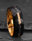 Men Two-Tone Damascus Steel Ring – Tungsten Steel Band with Gold Foil Meteorite Inlay Minimalist Geometric Wedding Ring