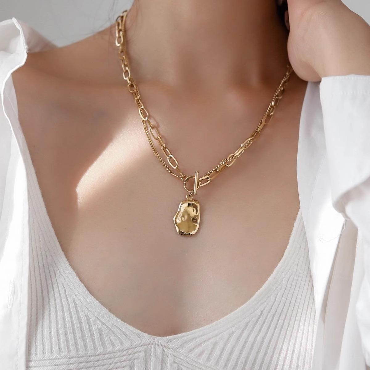 ✨ Women’s Double-Layer OT Buckle Necklace – Edgy Elegance