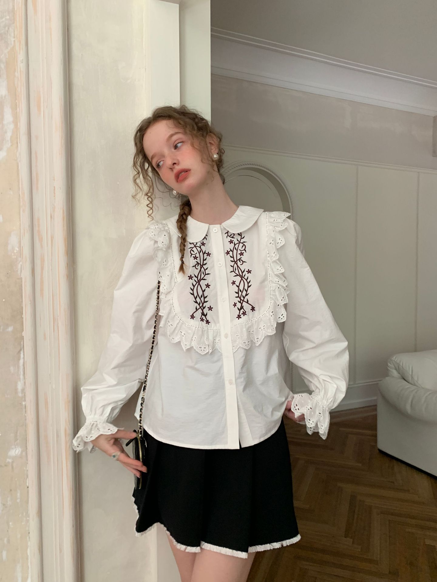 Chemise blanche en dentelle pour femme