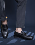 Chaussures d'affaires en cuir faites main pour homme – Chaussures habillées en cuir de vachette de qualité supérieure avec boucle tête de cheval (basses, noir/marron)