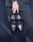 Chaussures d'affaires en cuir faites main pour homme – Chaussures habillées en cuir de vachette de qualité supérieure avec boucle tête de cheval (basses, noir/marron)