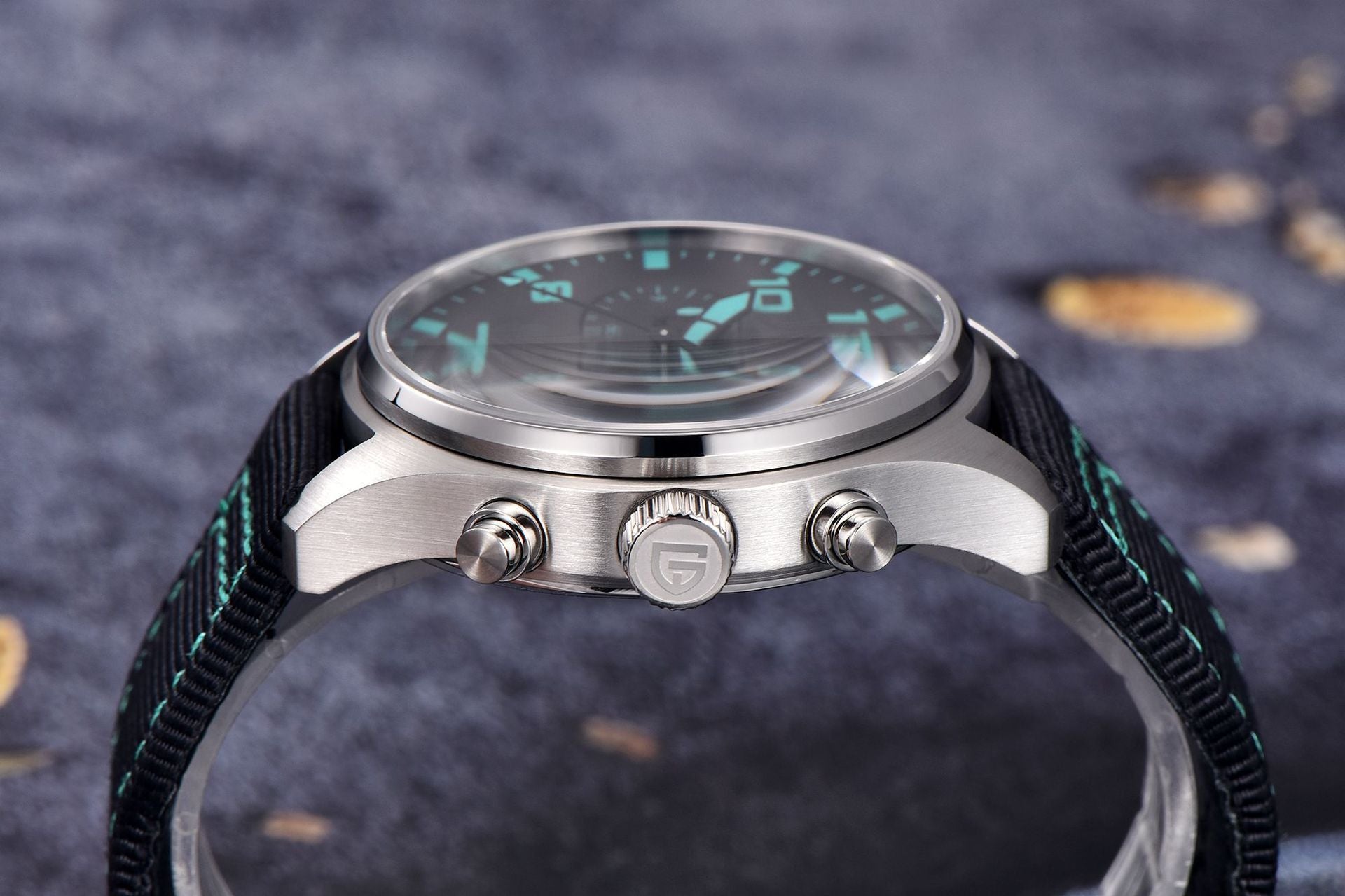 Men's Luminous Sapphire Watch – 100M Waterproof Quartz Timepiece (Blue/Green/Black) – Night Glow Feature