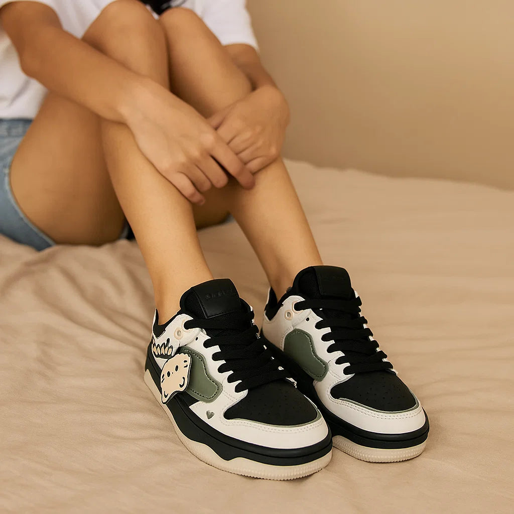 Women’s Cute Color-Matching Casual Sneakers – Flat Low-Tops