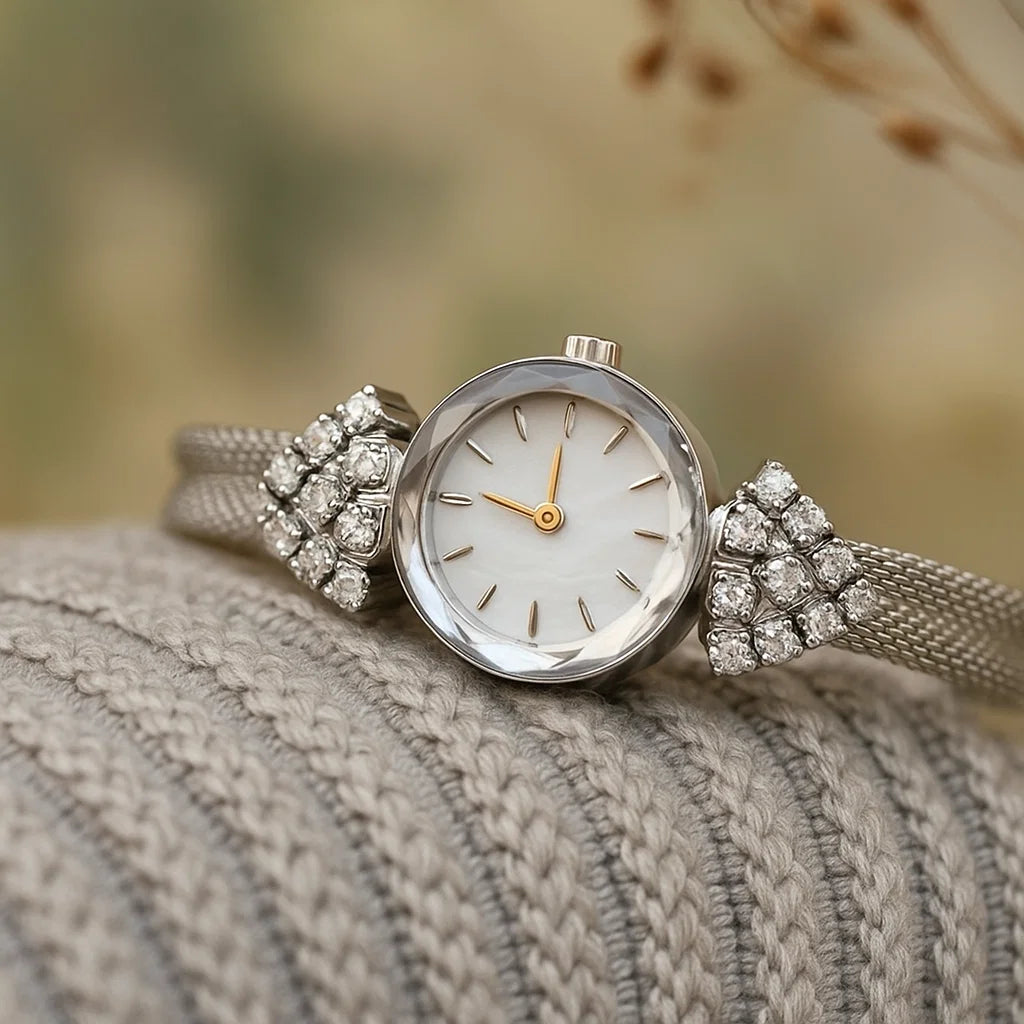 Women’s Retro Gold Quartz Watch – 22mm Vintage Court Style with Woven Strap