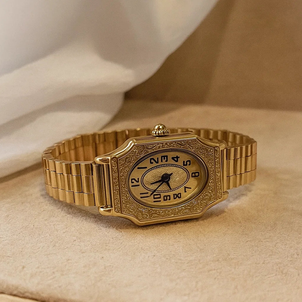 Women’s Artistic Retro Carved Quartz Watch – Small Flower Dial with Steel Strap