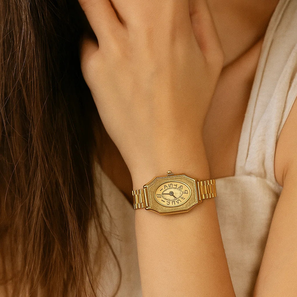 Women’s Artistic Retro Carved Quartz Watch – Small Flower Dial with Steel Strap