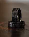 Men’s 8mm Black Tungsten Steel Ring – Hammer Pattern with Crushed Meteorite Inlay