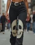 💀 Jeans mit Vintage-Totenkopf-Print – Rebel Chic Essentials