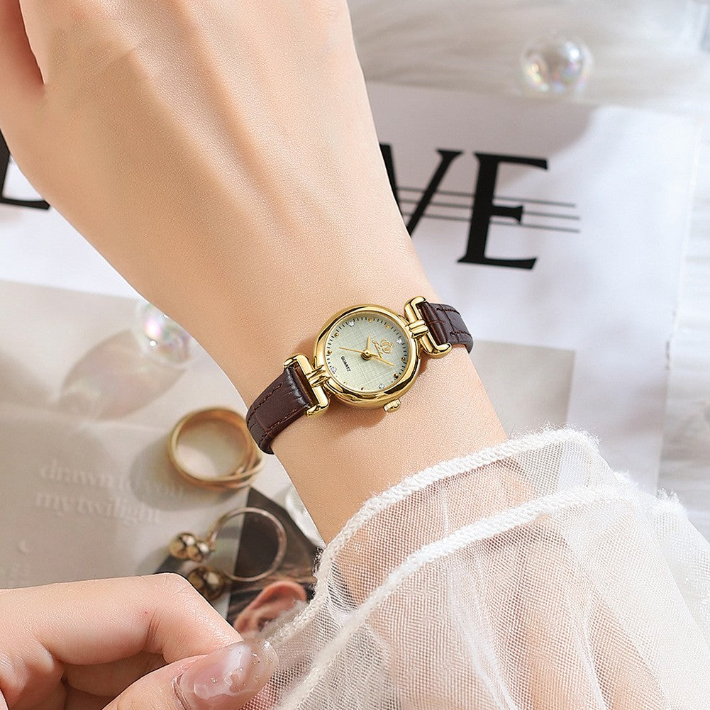 Retro Lightweight Small Kit Exquisite Watch Women&#39;s Belt Quartz Watch