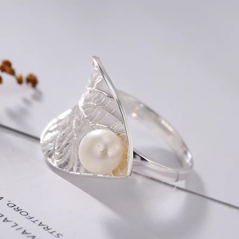 Pearl Inlaid Brushed Ring