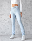 Women’s Slim Straight Jeans – Effortless Everyday Elegance