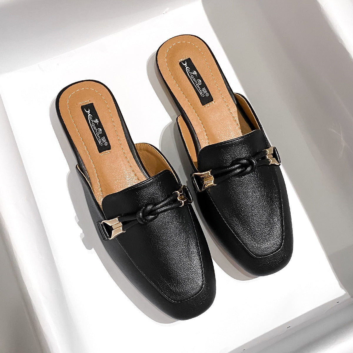 Women’s Closed-Toe Half Slippers – Casual Comfort with Chic Simplicity