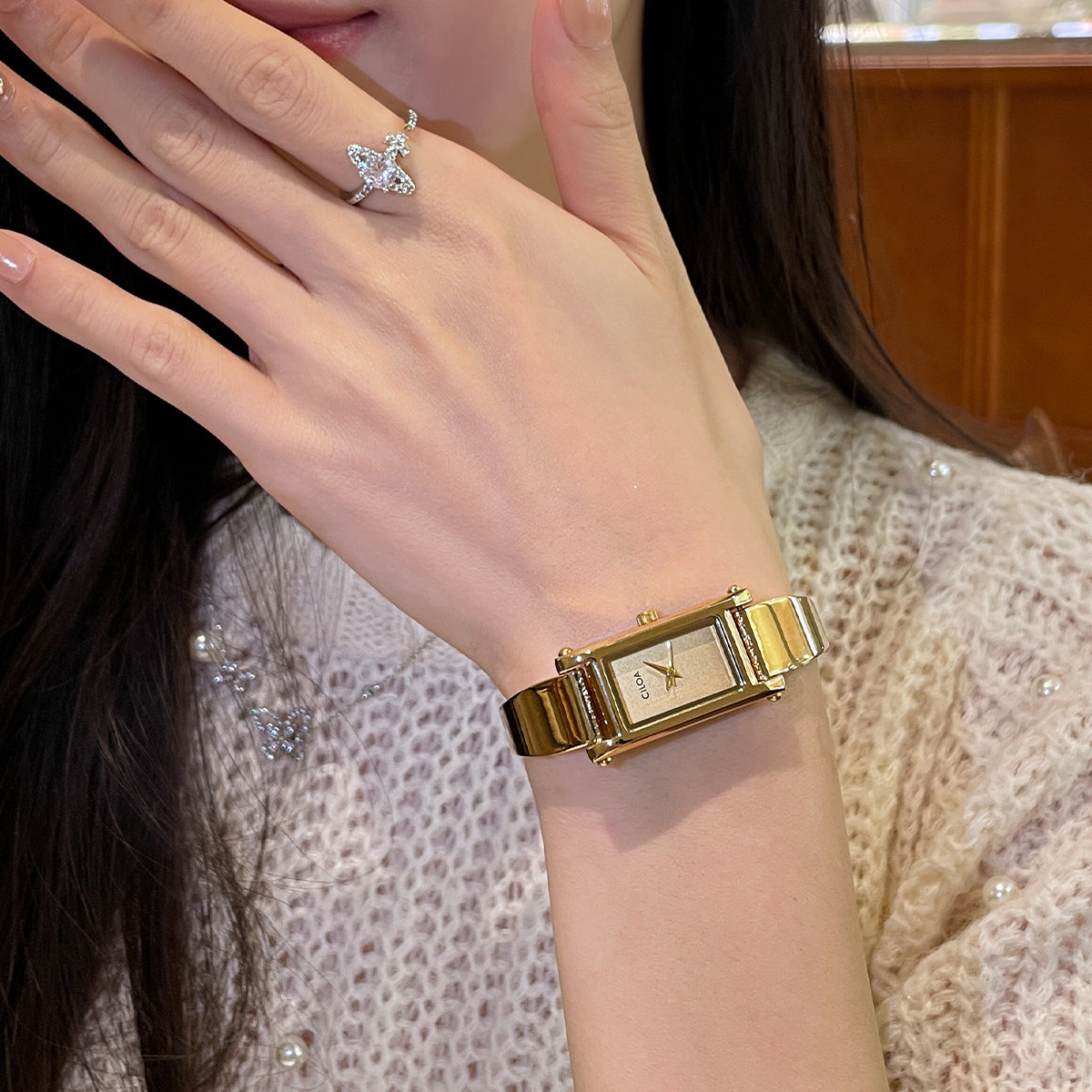 Women&#39;s Luxury Bracelet Watch - Rectangular Dial Quartz Timepiece (Gold/Pink/Black/Silver) - 30mm Stainless Steel Fashion Watch