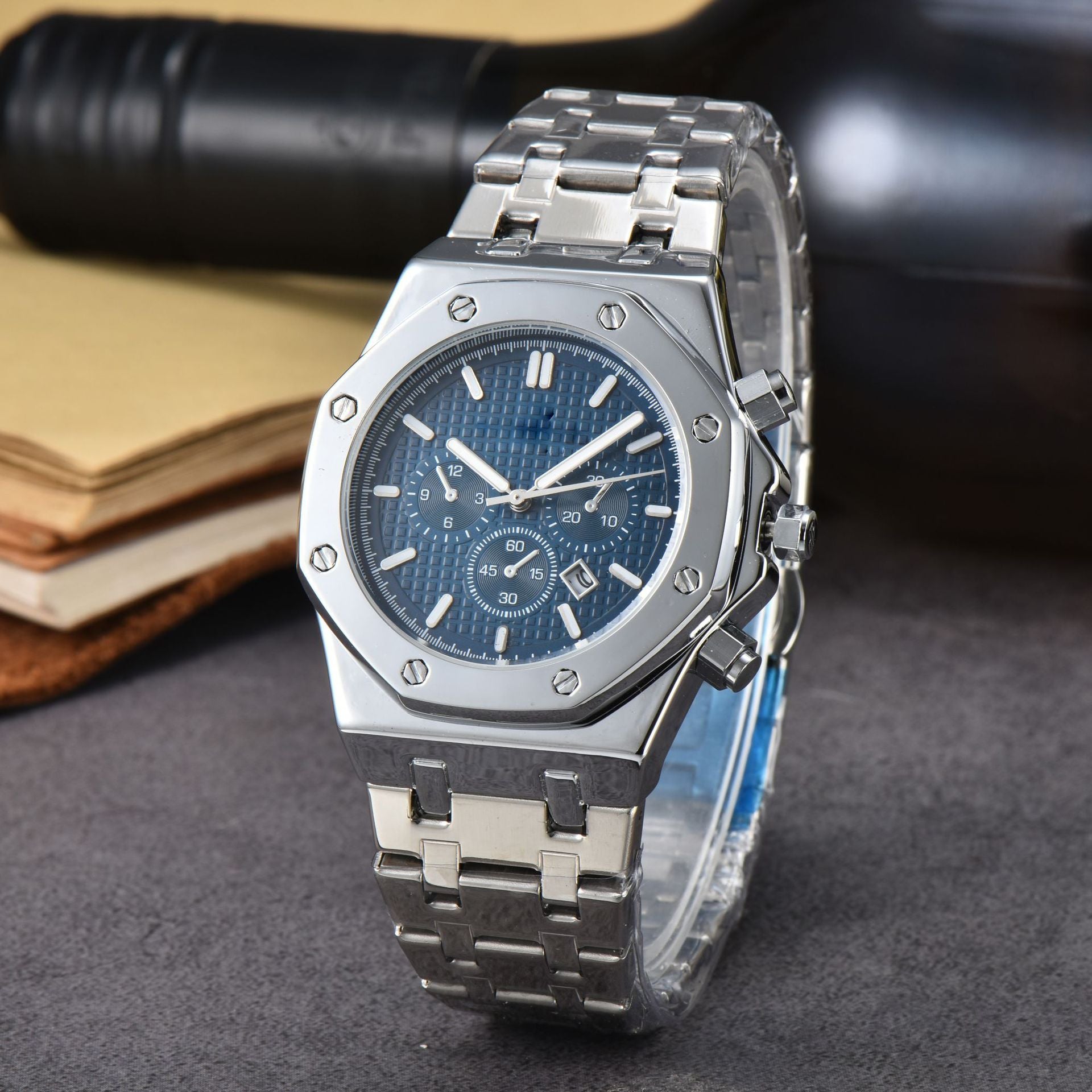 Stainless Steel Calendar Men&#39;s A Quartz Watch