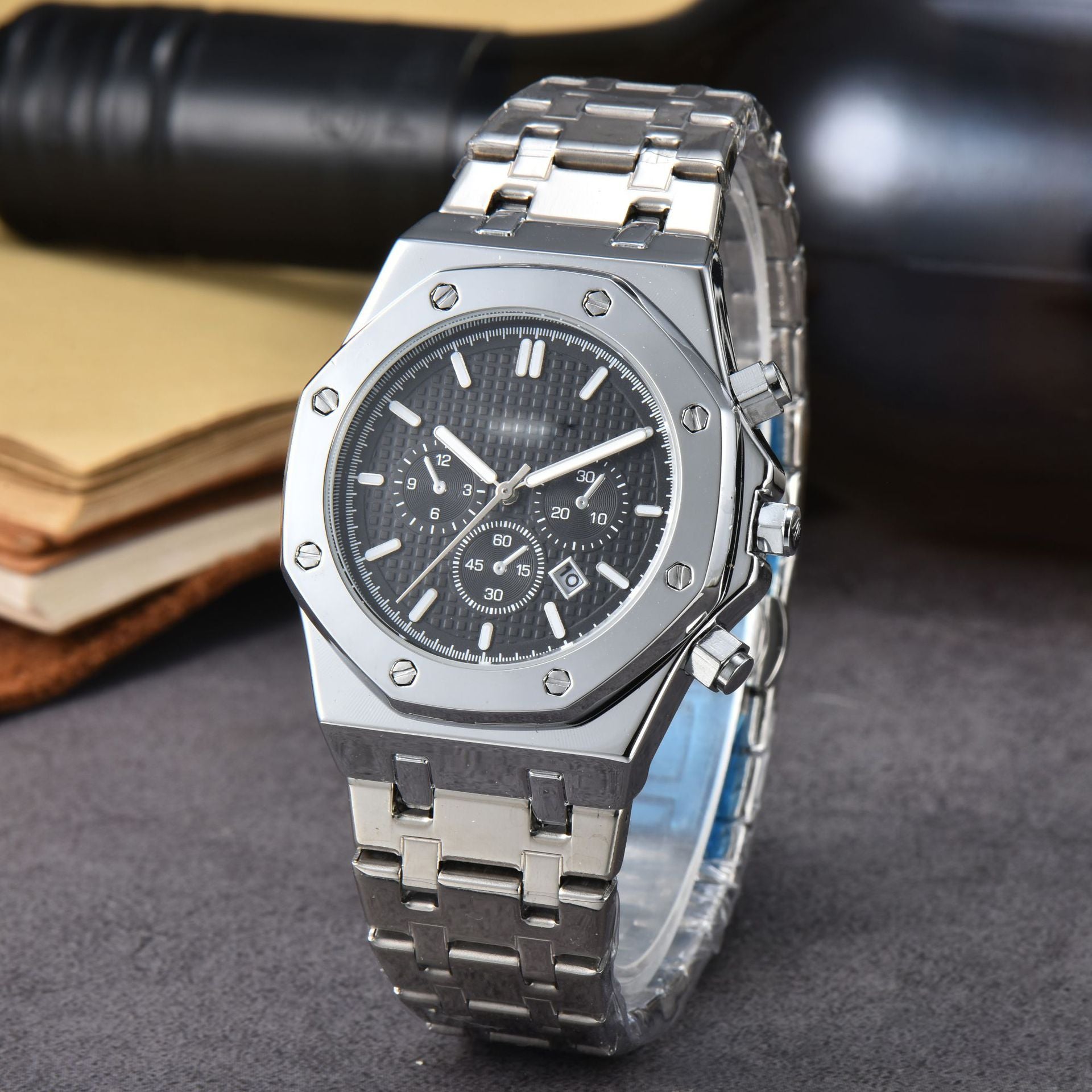 Stainless Steel Calendar Men&#39;s A Quartz Watch