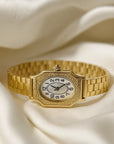 Women’s Artistic Retro Carved Quartz Watch – Small Flower Dial with Steel Strap