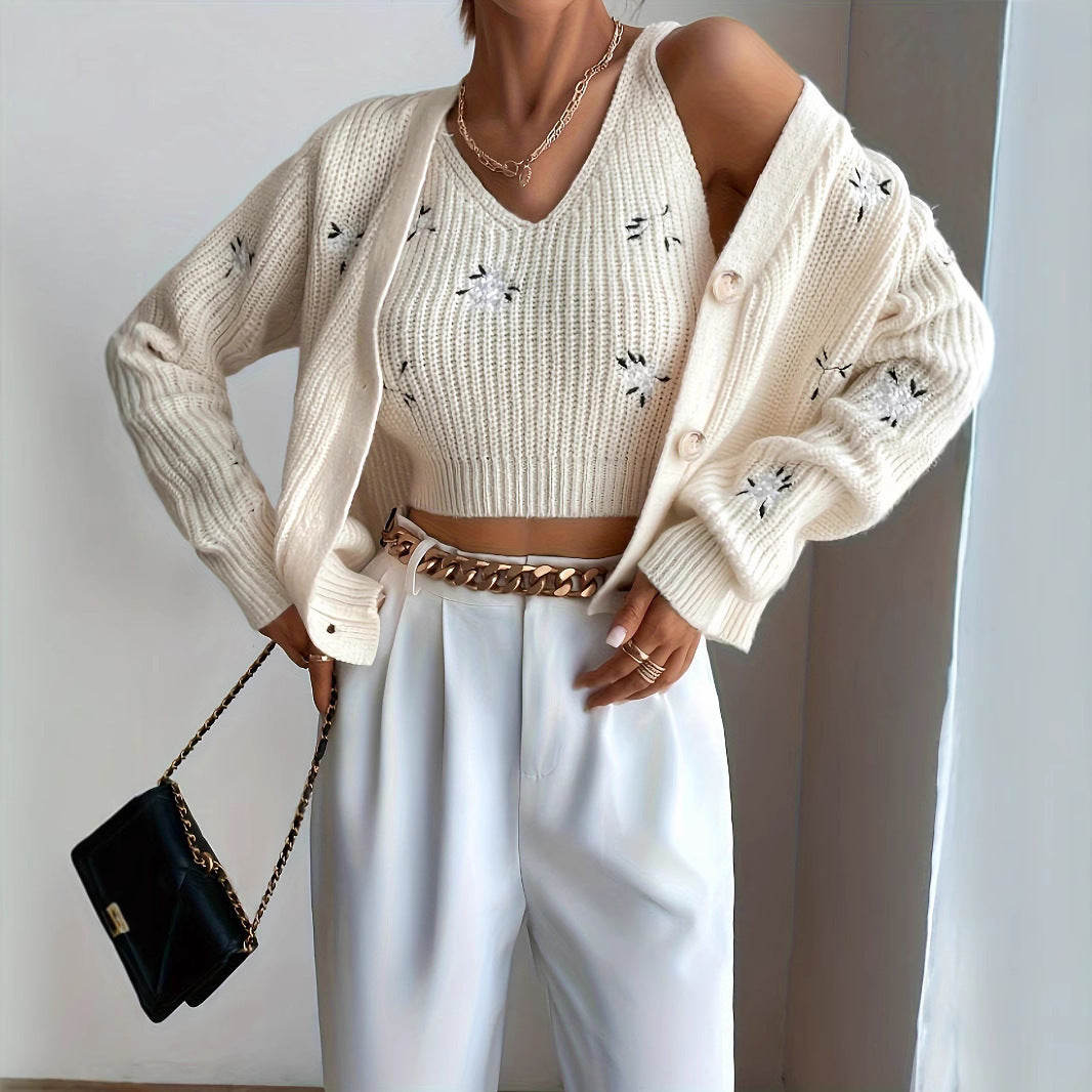 🌸 Women’s Elegant Embroidery Two-Piece Set – Timeless Sophistication