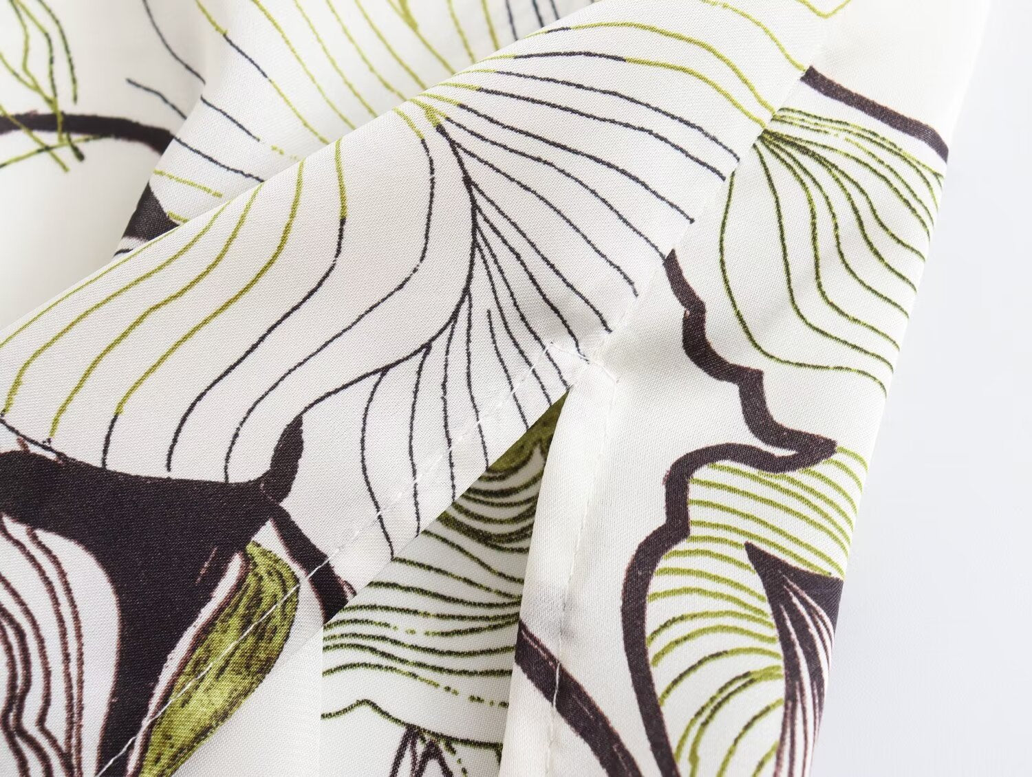 Women’s Spring French Retro Printed Silk-Satin Shirt – Elegant Long-Sleeve Cardigan Top