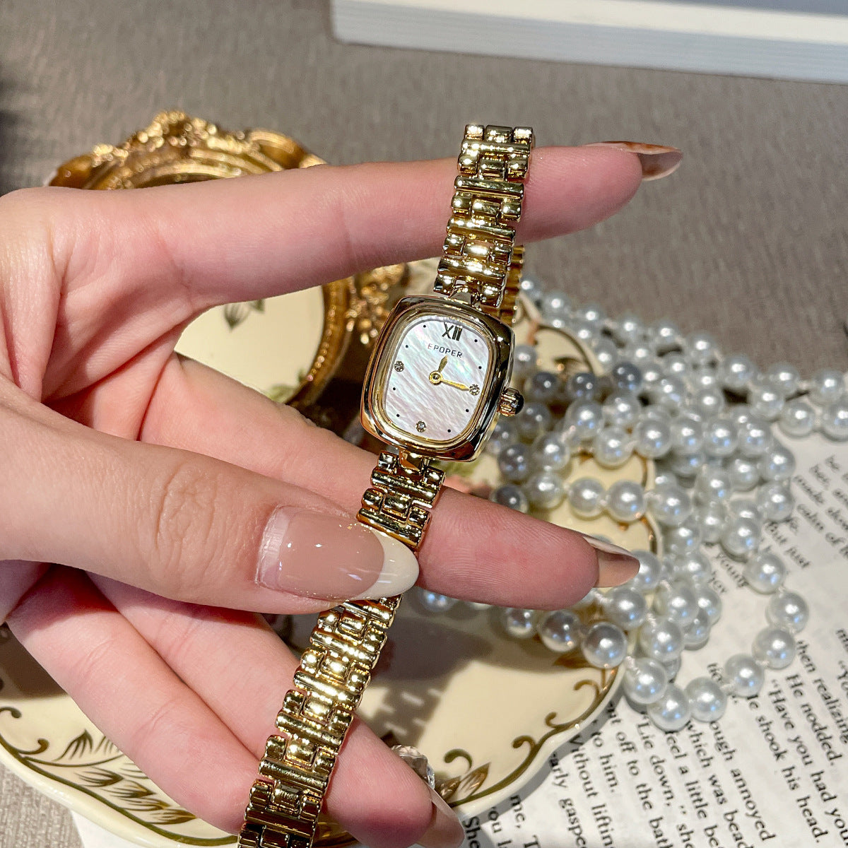 ✨ Petite Cube Sugar Light Luxury Women’s Watch
