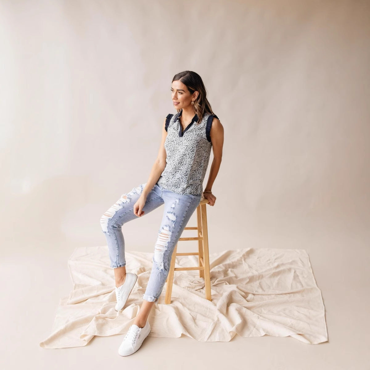 ✨ Jean court déchiré taille haute pour femme – Denim bleu clair vieilli (S-XL)