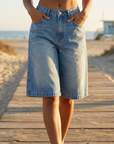 Women’s Straight-Leg Denim Shorts – Mid-Waist Casual Jean Shorts with Classic Blue Wash, Functional Pockets & Relaxed Fit for Everyday Summer Wear